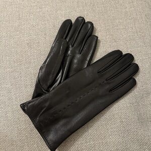 Elegant Black Leather Gloves
